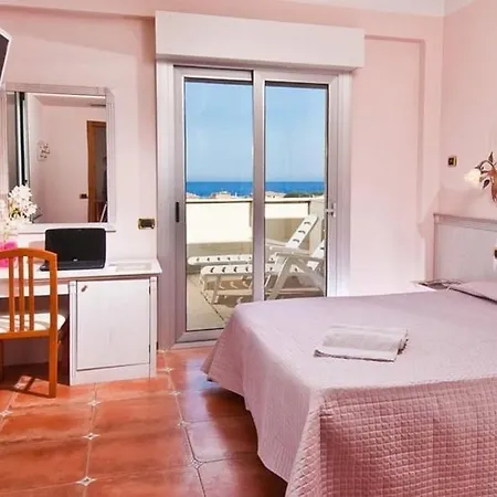 Le Querce 3* סניגליה